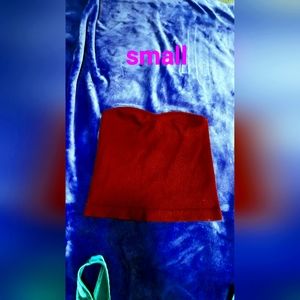 Maroon color ribbed tube crop top